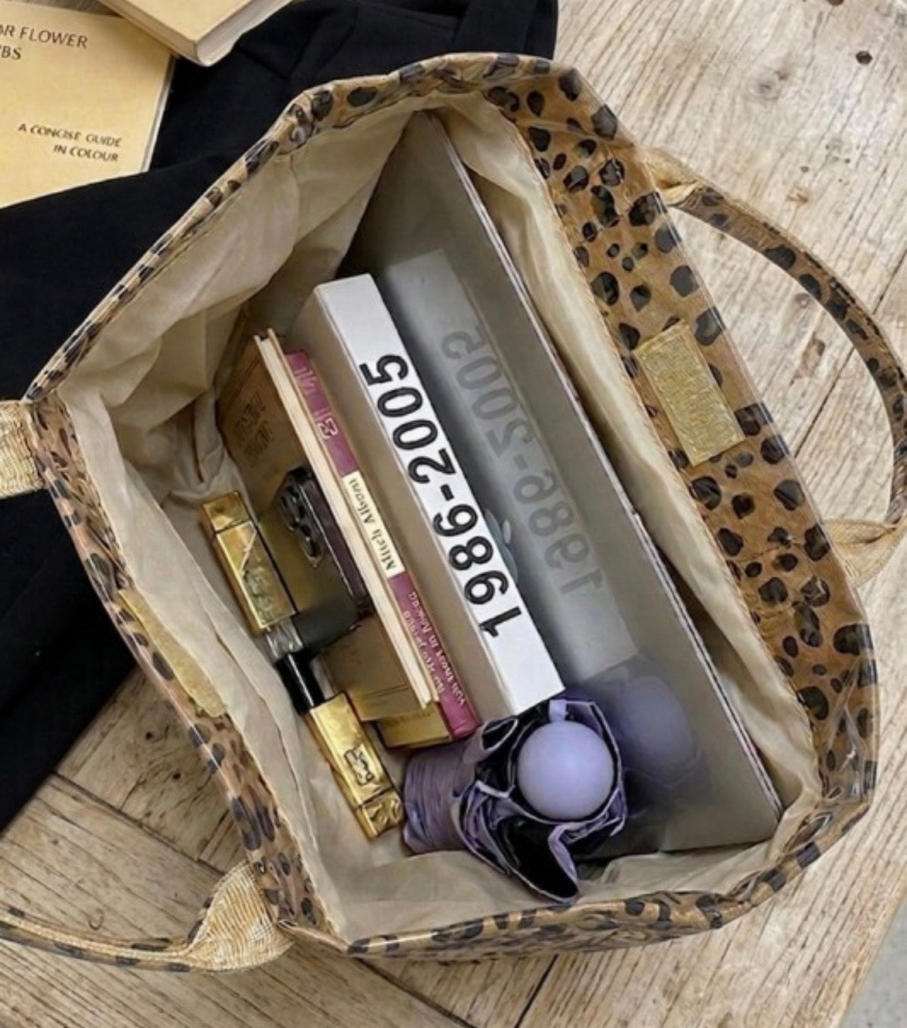 The tote bag